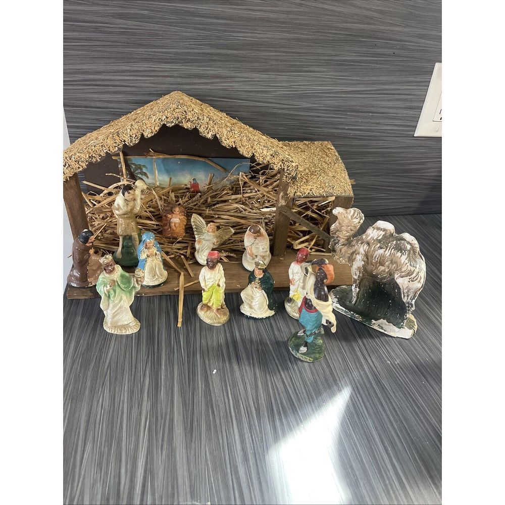 Vtg Italy Christmas Nativity Scene Paper Creche + 13‎ Pieces Figurines